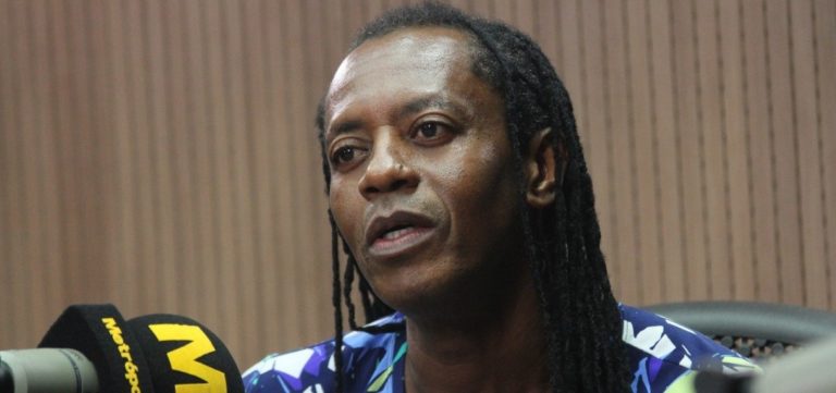 ‘Dinheiro de composição não dá para pagar nem condomínio’, lamenta Tonho Matéria