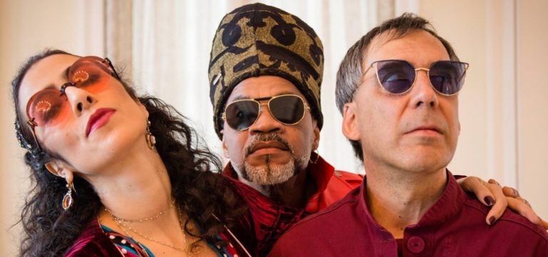 Tribalistas iniciam turnê nacional com show na Arena Fonte Nova neste sábado