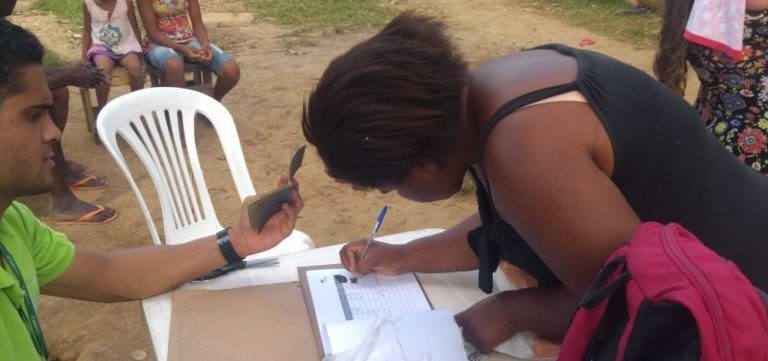 Coelba regulariza energia de 30 famílias no Distrito de Passagem dos Teixeiras, em Candeias