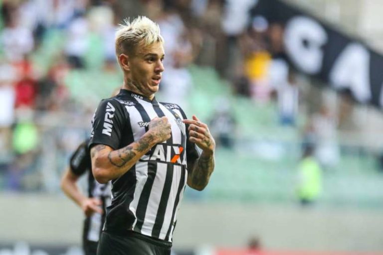 Palmeiras vende Róger Guedes para a China por 10 milhões de euros