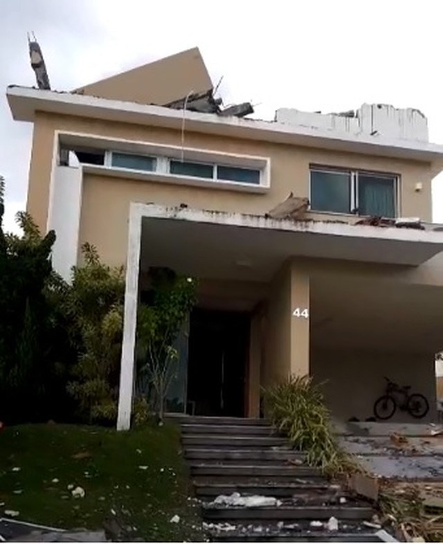 Explosão em casa deixa ferido em condomínio de luxo em Salvador