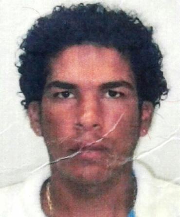 Homem é executado dentro de carro em Feira; amigo da vítima foi baleado