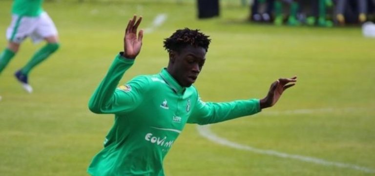 Zagueiro é morto a tiros na França; polícia suspeita de ‘ajuste de contas’