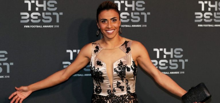 Marta vence pela 6ª vez e desbanca Ronaldo como maior futebolista de todos os tempos