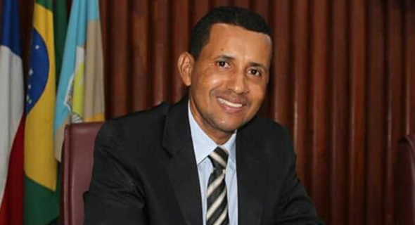 Madre de Deus: Prefeito é denunciado ao MP por supostas irregularidades em construção de creche