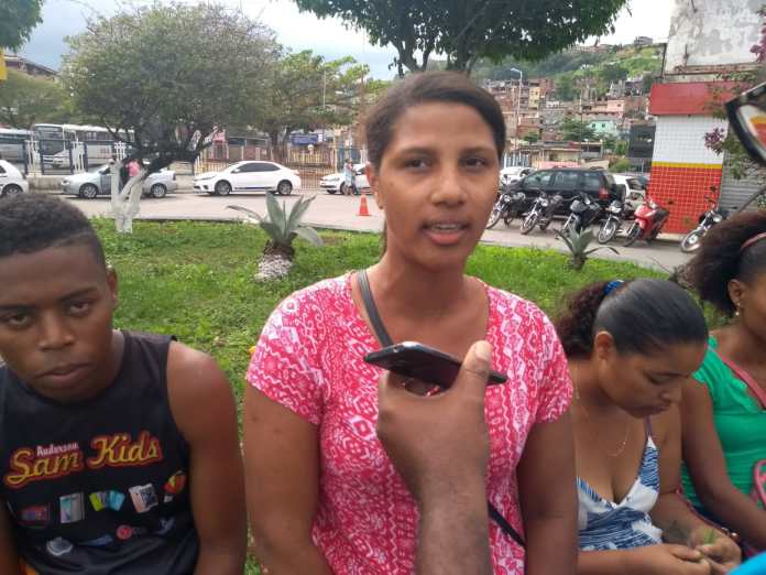 CANDEIAS: MORADORES REALIZAM PROTESTO SOBRE POSSÍVEL IRREGULARIDADES NO MINHA CASA, MINHA VIDA