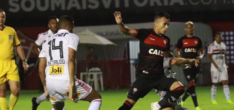 Vitória perde para o São Paulo por 1 a 0 e se complica na Série A