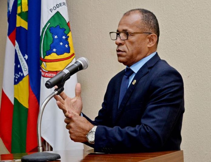 CANDEIAS: “FUI TRAÍDO PELO PREFEITO DR. PITÁGORAS”, AFIRMA VEREADOR