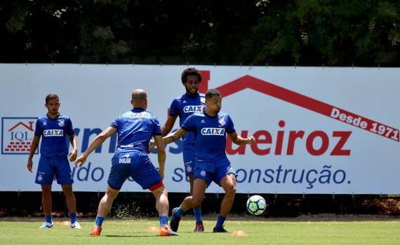 Brasileiro: Zagueiros e volante tricolores não treinam e vão ser avaliados