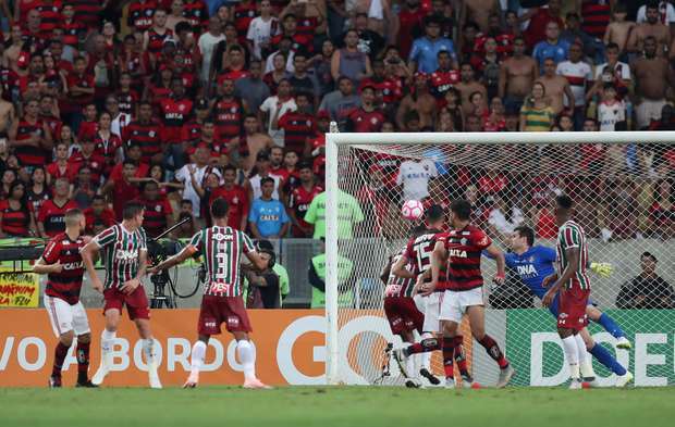 Brasileiro: Flamengo goleia o Fluminense