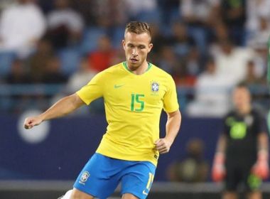Arthur comemora título do Superclássico: ‘Feliz pelo desempenho’