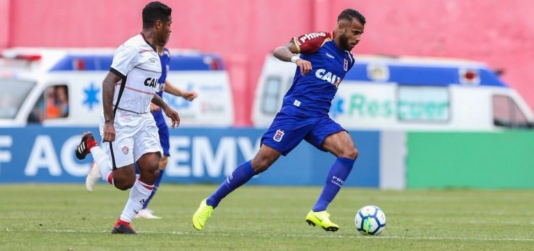 Vitória empata com o lanterna Paraná em 1 a 1 fora de casa