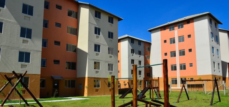 Caixa suspende financiamento do Minha Casa, Minha Vida para faixa até R$ 2,6 mil