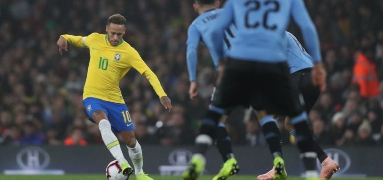 Em jogo sonolento, Brasil derrota Uruguai por 1 a 0