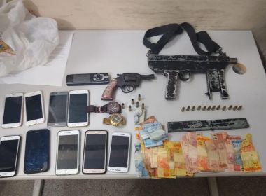 CANDEIAS: SUSPEITOS MORREM EM TROCA DE TIROS NO CENTRO; ARMAS E DROGAS SÃO APREENDIDAS