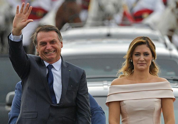 Bolsonaro toma posse como presidente da República em Brasília