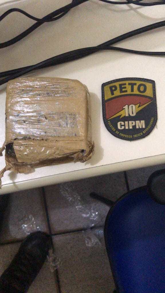 SÃO F. DO CONDE: JOVENS SÃO DETIDOS COM DROGAS NO CENTRO DA CIDADE