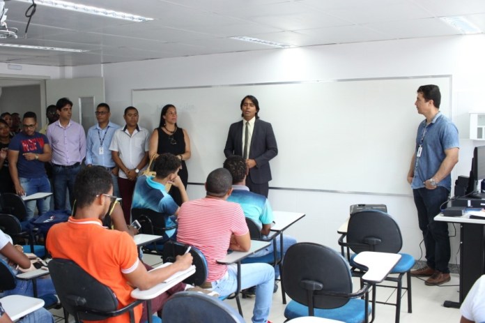 Candeias: Prefeito e secretários participam de aula inaugural no Senai