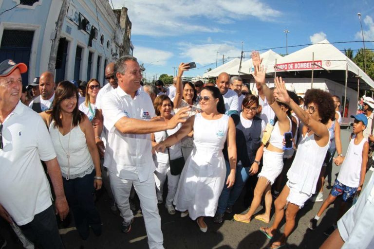 “ESPERO QUE O BRASIL TENHA UM ANO DE PAZ”, DISSE RUI NA LAVAGEM DO BONFIM