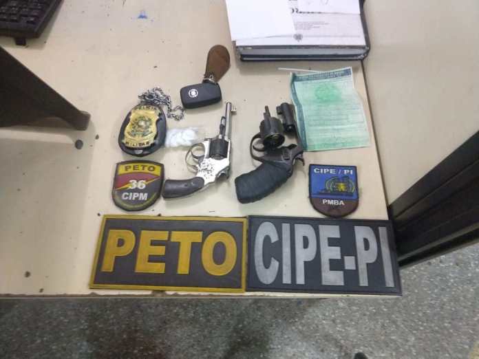 DIAS D’ÁVILA: SUSPEITOS SÃO PRESOS EM OPERAÇÃO COM ARMAS E DROGAS