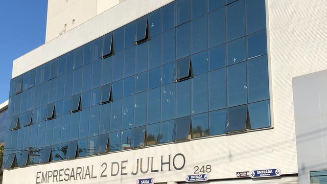 TENTATIVA DE ASSALTO A PRÉDIO EMPRESARIAL PROVOCA TROCA DE TIROS NA PARALELA