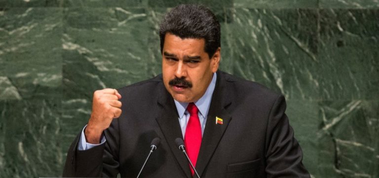 Militares venezuelanos reforçam bloqueio de entrada da ajuda humanitária na fronteira com Colômbia