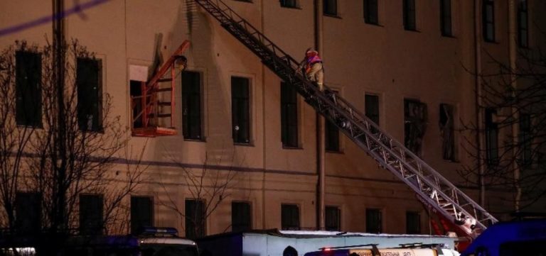 Prédio de universidade desaba em São Petersburgo, na Rússia