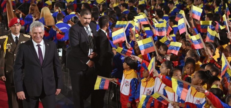 Forças Armadas de Cuba assinam manifesto de apoio a Maduro
