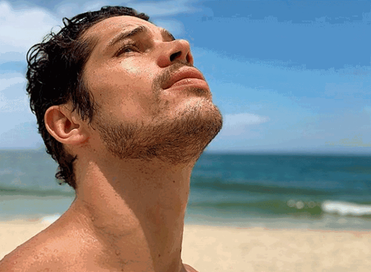 José Loreto assume erro e pede perdão a Débora Nascimento