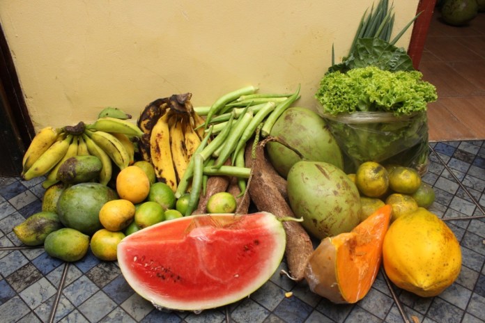 Candeias: Prefeitura doa cinco toneladas de alimentos a famílias de baixa renda