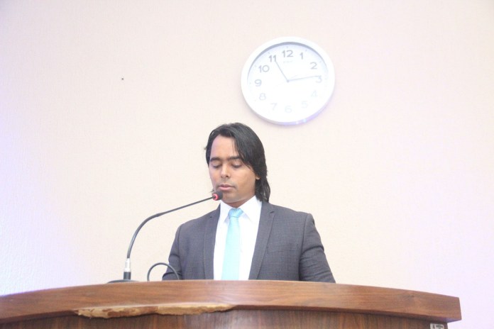 CANDEIAS: PREFEITO COMENTA PEDIDO DE CASSAÇÃO