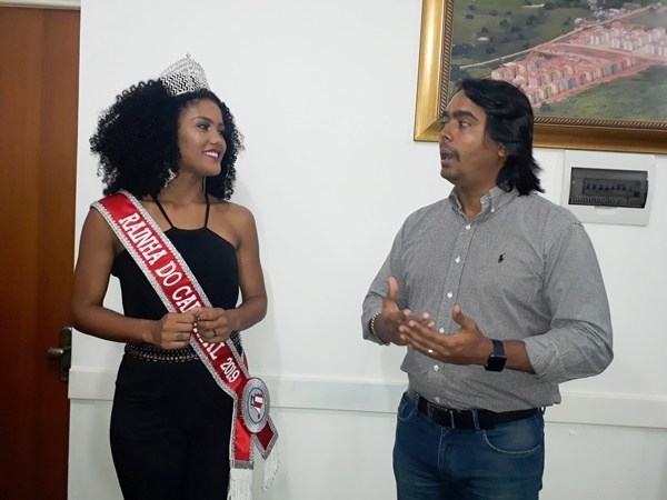 CANDEIAS: RAINHA DO CARNAVAL É RECEBIDA PELAS AUTORIDADES DO MUNICÍPIO