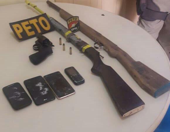 SÃO S. DO PASSÉ: HOMENS SÃO DETIDOS COM ARMAS