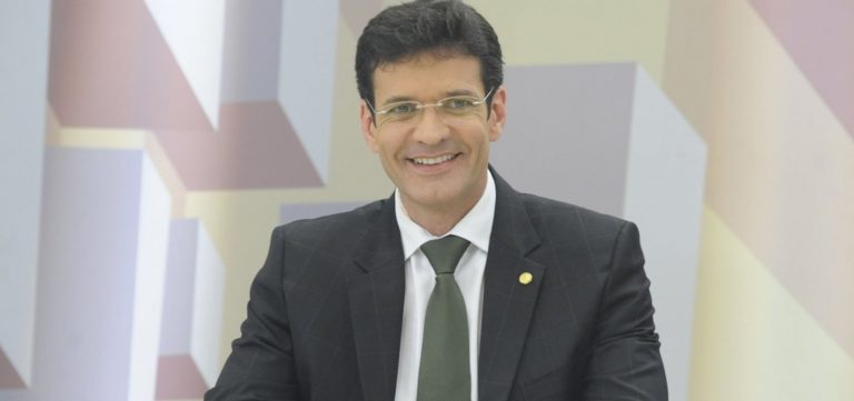 Candidata do PSL diz que foi chamada para ser ‘laranja’ por ministro do Turismo