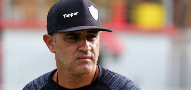 Marcelo Chamusca deixa o comando do Vitória