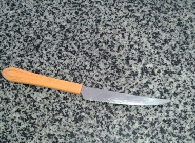 Mãe esfaqueia filho de sete anos durante briga com companheiro no interior de Pernambuco