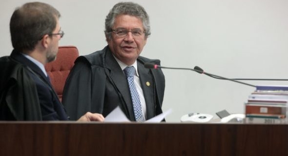 ‘Democracia é garantida pelo povo’, diz Marco Aurélio a Bolsonaro