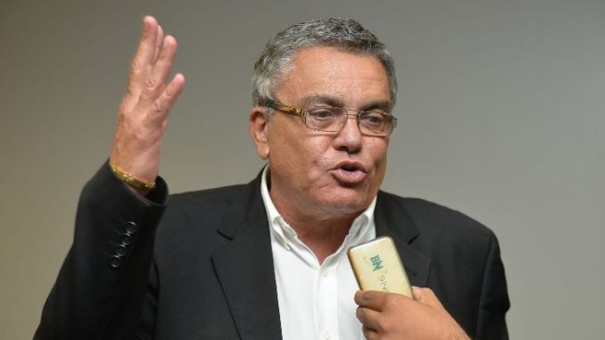 Paulo Carneiro é reintegrado ao Conselho do Vitória, mas leva ‘gancho’ de 180 dias