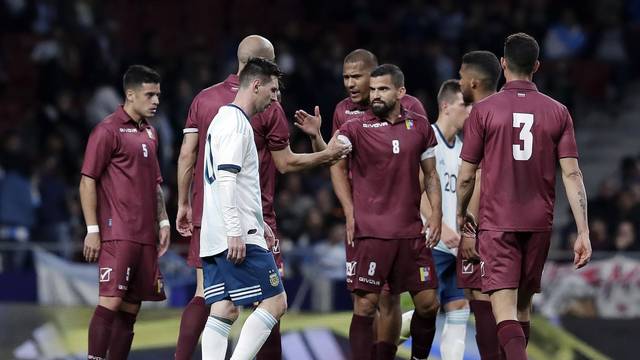 Na volta de Messi, Venezuela surpreende e vence Argentina pela segunda vez na história