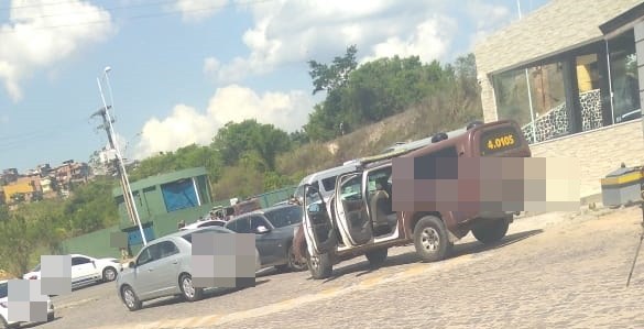 CANDEIAS: TROCA DE TIROS ASSUSTA MORADORES