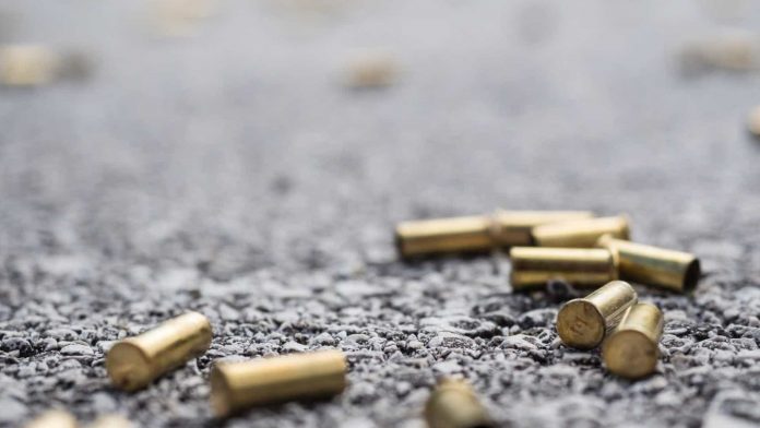Homem morre e PM fica ferido após trocas de tiros entre policiais e suspeitos em Salvador