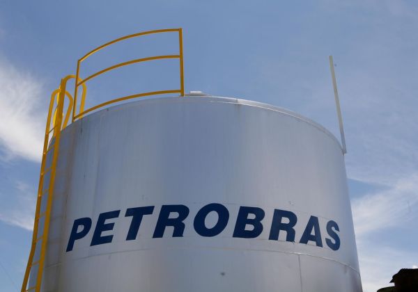 Petrobras aumenta preço da gasolina de R$ 3,08 para R$ 3,31