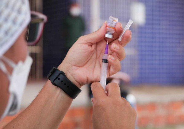 Brasil atinge marca de 9 milhões de vacinas bivalente aplicadas