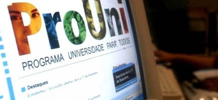 Prouni: prazo para comprovar dados termina nesta terça-feira