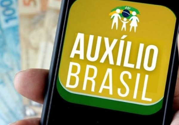 Governo estuda anistia a endividados no consignado do Auxílio Brasil