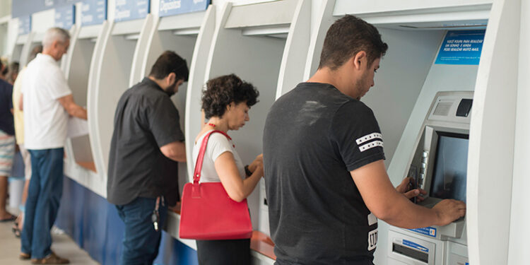 Bancos mudam horário de funcionando hoje