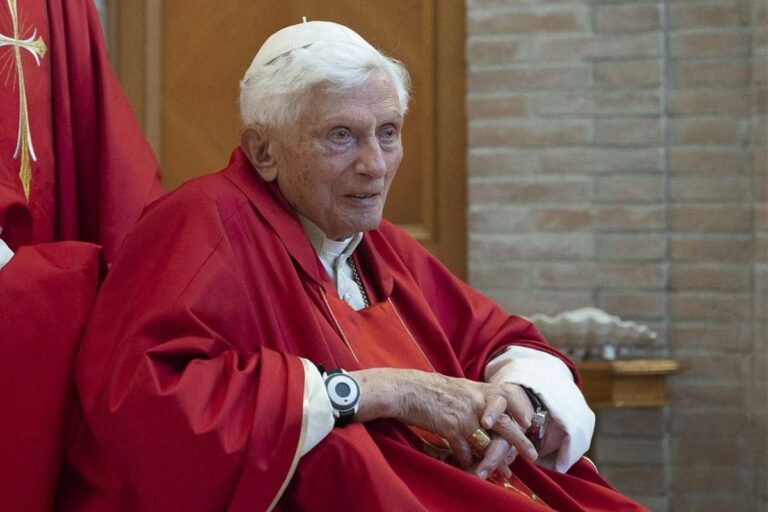 Morre Papa emérito Bento XVI