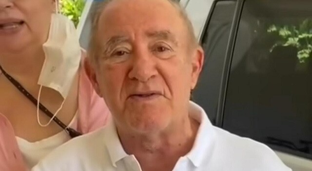 Renato Aragão recebe alta e passa bem