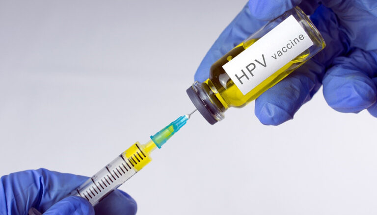 Estudantes de 13 a 17 anos não se vacinam contra o HPV por desinformação, conclui estudo da UFMG