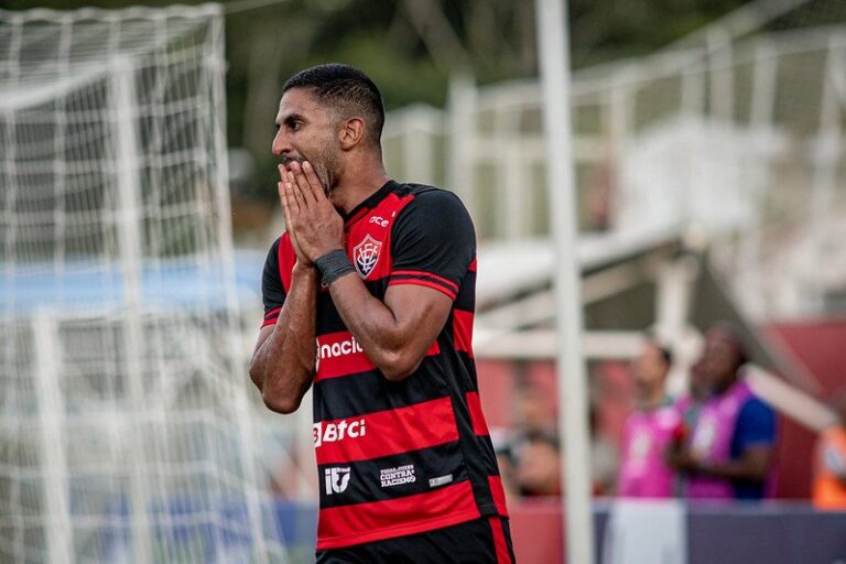 Vitória decepciona em casa e sofre goleada do Itabuna pelo Baianão